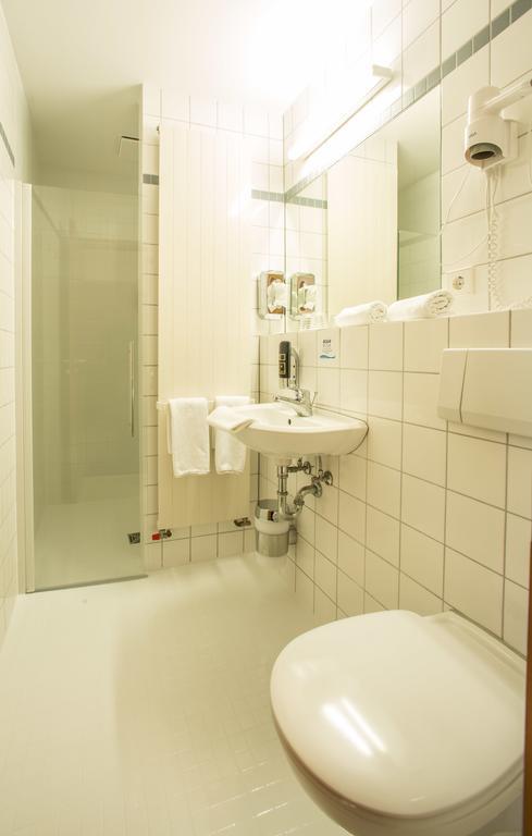 Hotel An Der Waldstrasse Gross-Zimmern Номер фото